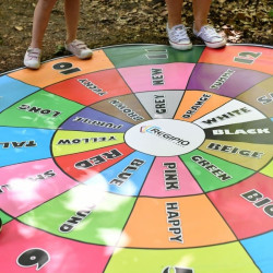 Plenerowa gra językowa Round Steps — nauka angielskiego
