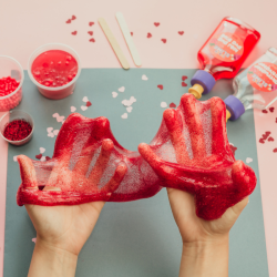 Zestaw Slime Truskawka DIY – zapachowy, sensoryczny, brokatowy