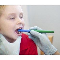 Gryzak z wypustkami BITE TUBE do terapii logopedycznej i SI
