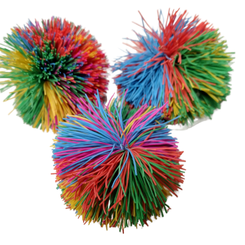 Tęczowy jeżyk gniotek z gumek - piłka sensoryczna 8 cm